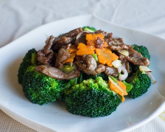 Beef with Kai Lan Chinese Broccoli 芥蘭牛肉